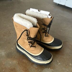 Sorel women’s caribou boots